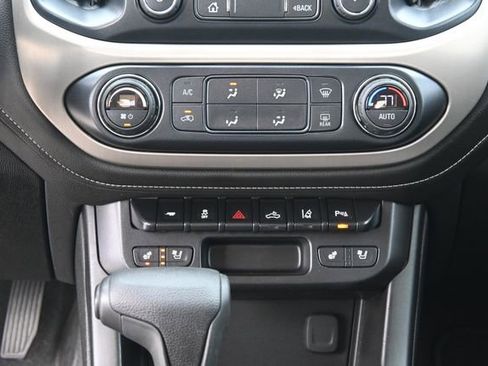 Used 2021 GMC Canyon Denali image 18