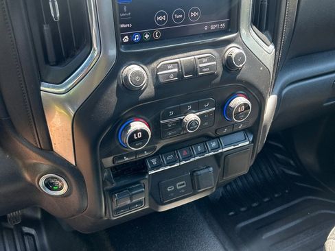 Used 2020 Chevrolet Silverado 2500 LT w/ Convenience Package AWD/4WD image 11