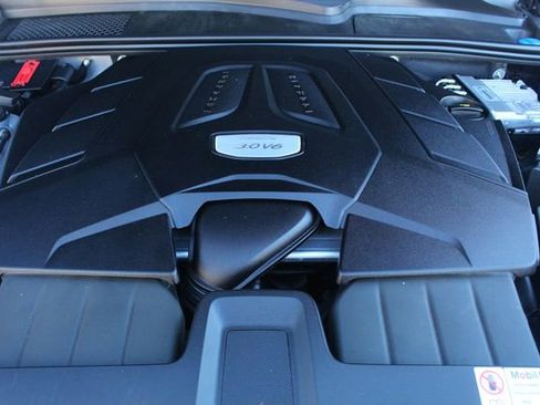 Certified 2023 Porsche Cayenne Coupe image 16