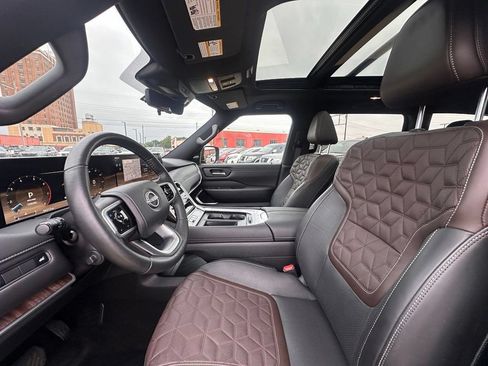 Certified 2025 Nissan Armada Platinum AWD/4WD image 13