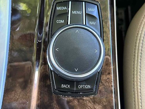 Used 2017 BMW X3 sDrive28i image 11