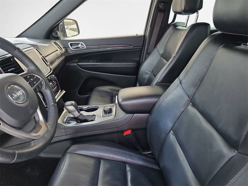 Used 2022 Jeep Grand Cherokee Limited image 12