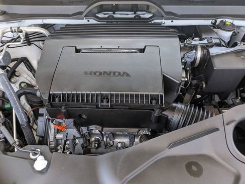 Used 2025 Honda Pilot EX-L image 12