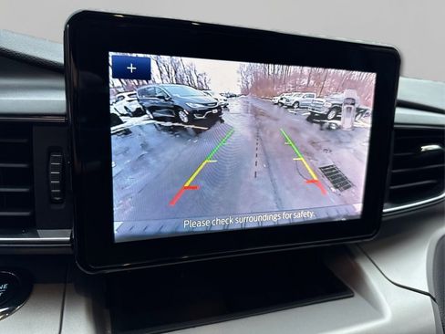 Used 2022 Ford Explorer XLT w/ Equipment Group 202A image 30