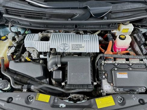 Used 2013 Toyota Prius Four image 36