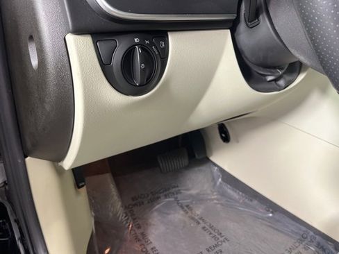 Used 2008 Saab 9-3 2.0T w/ Cold Weather Package image 11