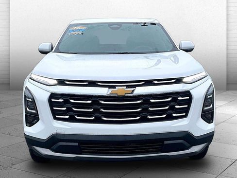 Used 2026 Chevrolet Equinox LT FWD image 2