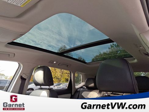 Used 2025 Volkswagen Taos SEL image 15