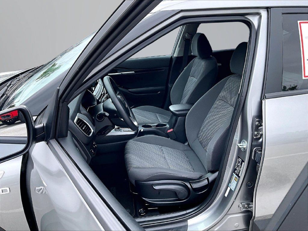 Used 2023 Kia Seltos LX AWD/4WD image 26