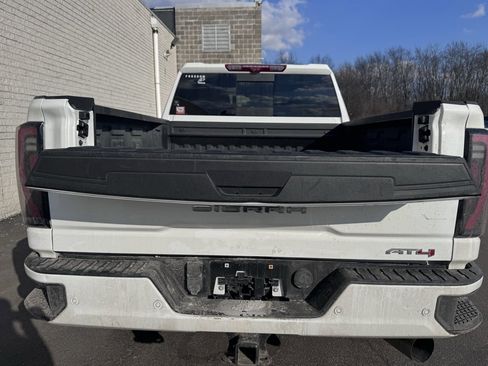 Used 2024 GMC Sierra 2500 AT4 w/ AT4 Premium Plus Package image 17