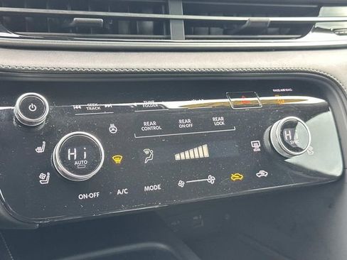 Used 2023 INFINITI QX60 Luxe w/ Vision Package image 35