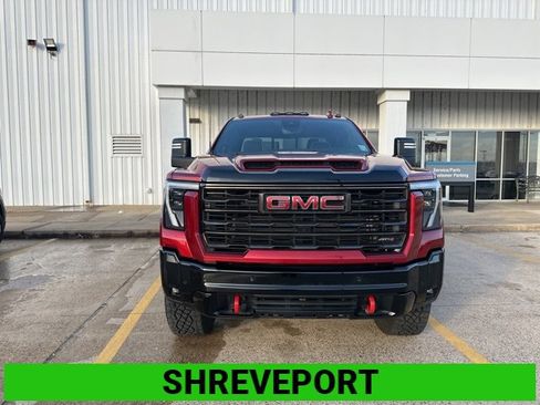 Used 2025 GMC Sierra 2500 AT4X image 2