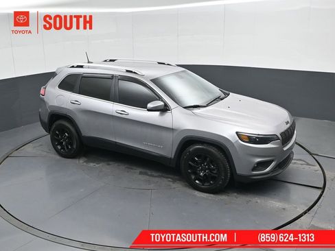 Used 2019 Jeep Cherokee Latitude w/ Popular Appearance Group image 48