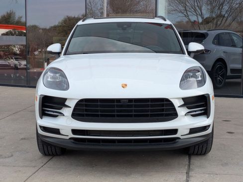 Certified 2021 Porsche Macan image 6