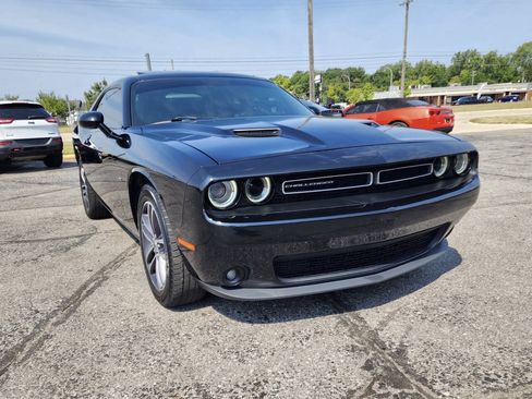 Used 2018 Dodge Challenger GT AWD/4WD image 2