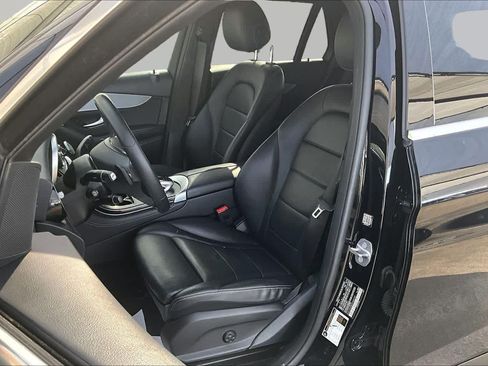 Used 2019 Mercedes-Benz GLC 350e 4MATIC image 8