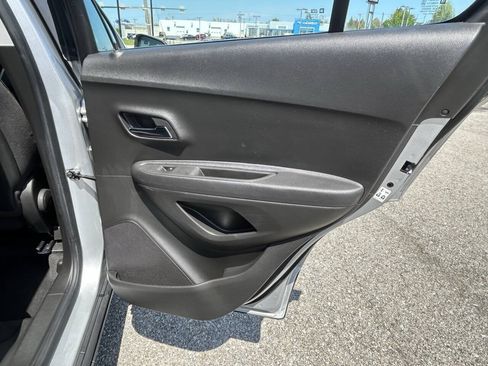Used 2017 Chevrolet Trax LS FWD image 16