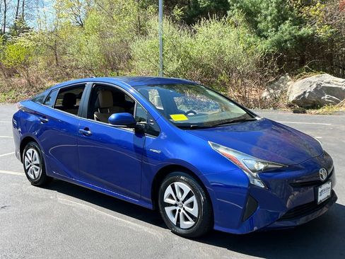 Used 2016 Toyota Prius Four FWD image 7