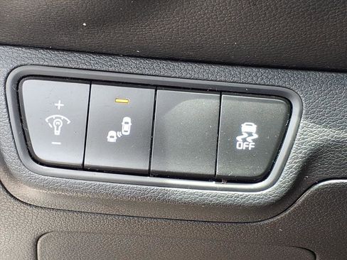 Used 2023 Kia Forte LXS w/ LXS Technology Package FWD image 17