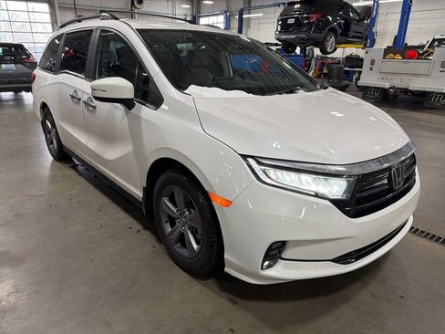 Used 2023 Honda Odyssey EX image 2