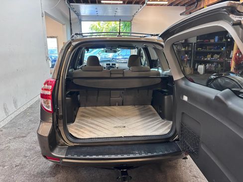 Used 2011 Toyota RAV4 4WD w/ Base L4 Extra Value Pkg image 21
