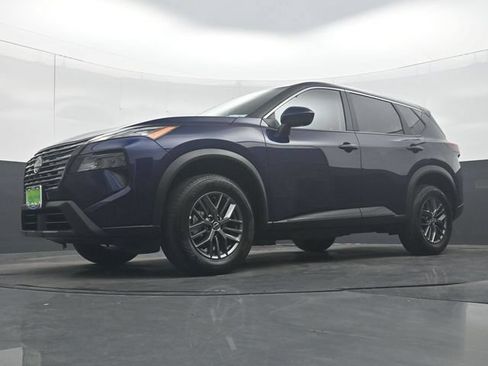 Used 2026 Nissan Rogue SV FWD image 28