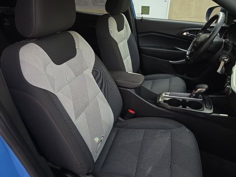 Used 2024 Chevrolet Trax RS w/ Driver Confidence Package image 25