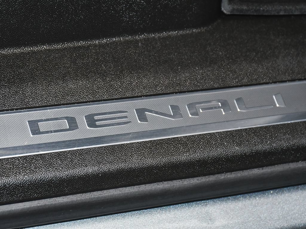 Used 2026 GMC Yukon XL Denali w/ Sun & Power Step Package AWD/4WD image 14