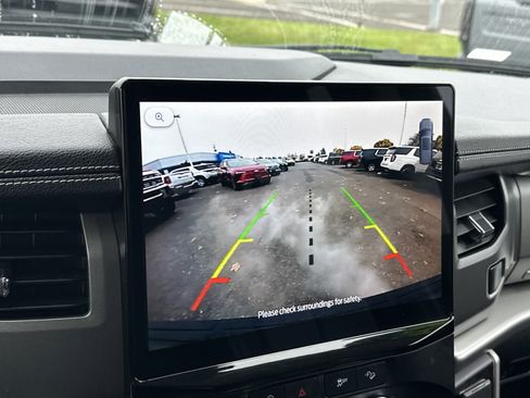 Used 2024 Ford Expedition XLT image 21