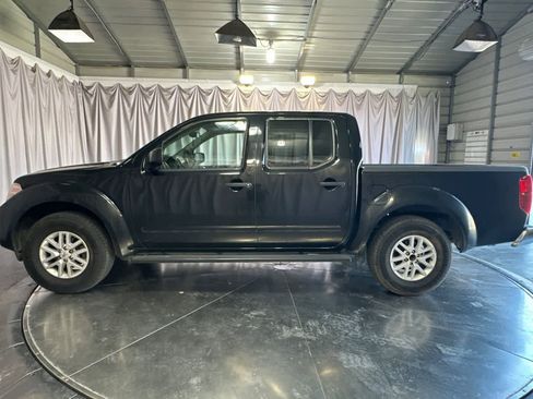 Used 2019 Nissan Frontier SV image 6