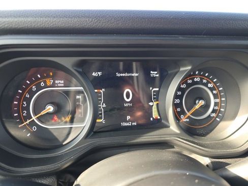 Used 2024 Jeep Gladiator Sport image 22