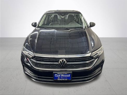 Used 2024 Volkswagen Jetta SE image 10