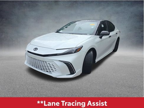 Used 2025 Toyota Camry XSE FWD image 11
