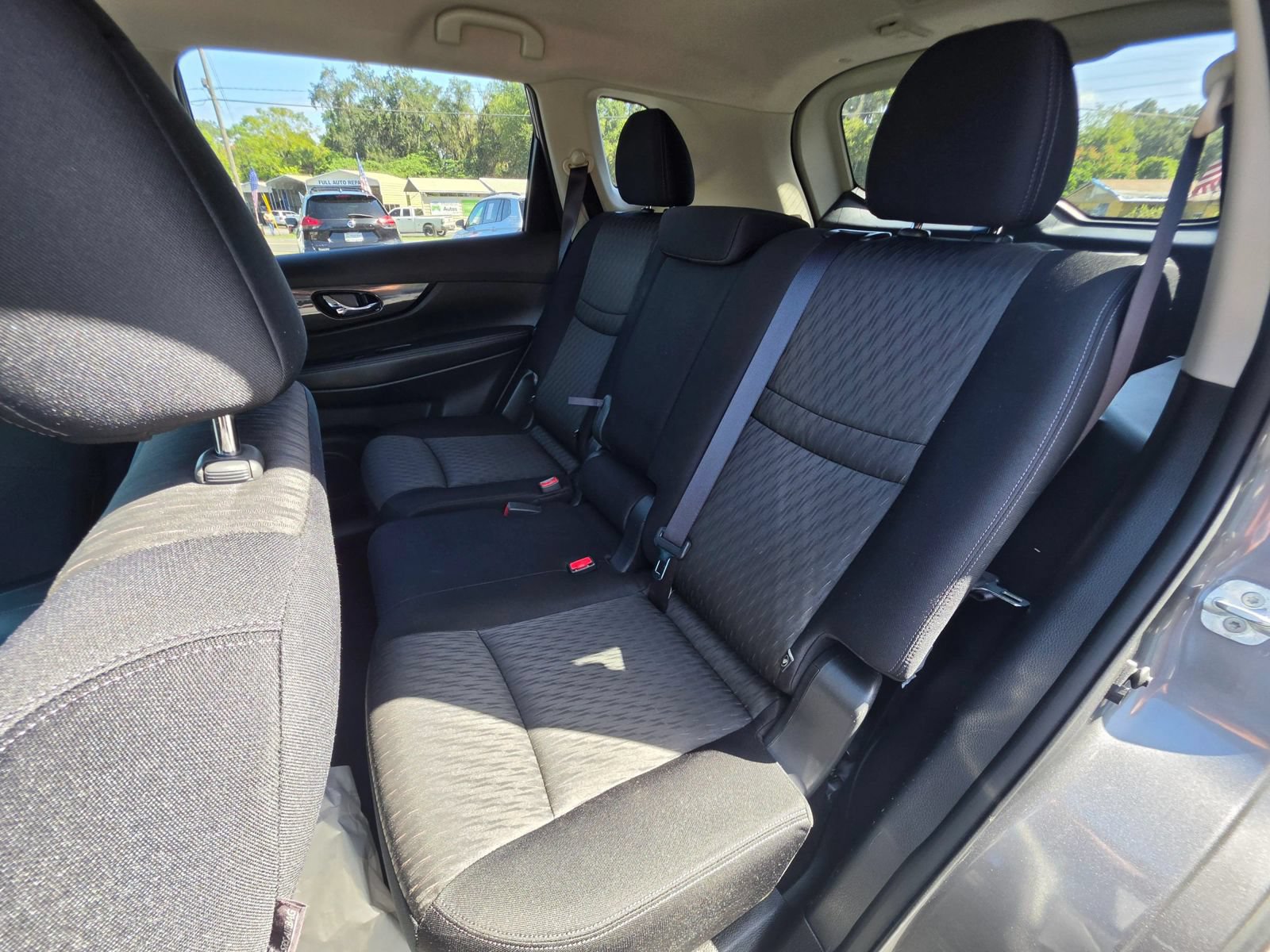 Used 2017 Nissan Rogue S w/ S Appearance Package FWD image 16