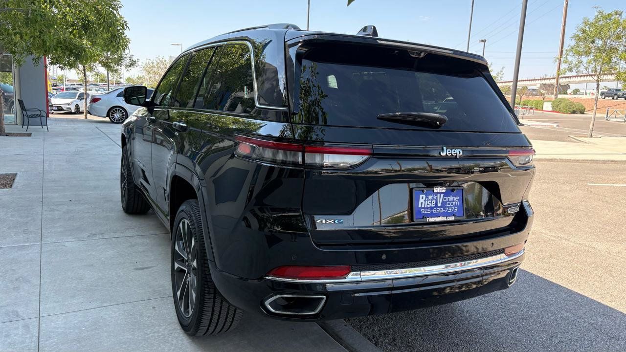 Used 2022 Jeep Grand Cherokee Overland w/ Advanced Protech Group III AWD/4WD image 10