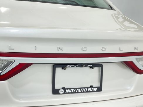 Used 2018 Lincoln Continental Select w/ Continental Climate Package AWD/4WD image 39