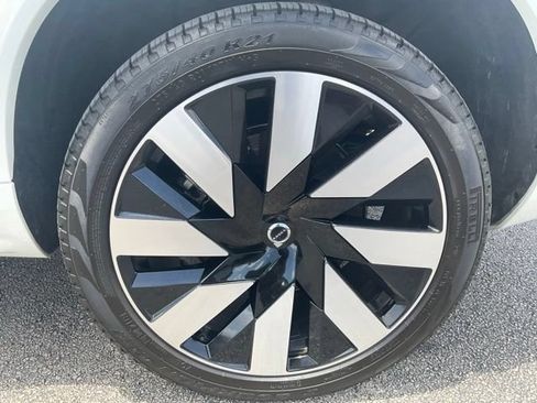 Certified 2023 Volvo XC90 T8 Ultimate w/ Protection Package Premier AWD/4WD image 9