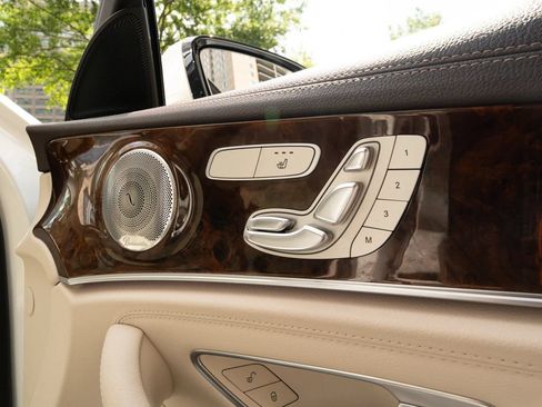 Used 2017 Mercedes-Benz E 300 image 15