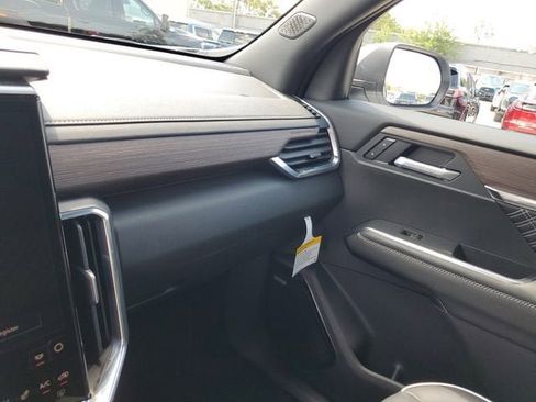 New 2026 GMC Acadia Denali w/ Super Cruise Package FWD image 25