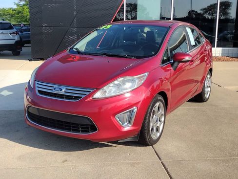 Used 2013 Ford Fiesta Titanium FWD image 1