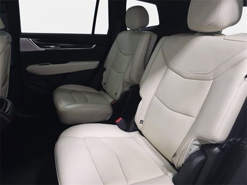 Used 2023 Cadillac XT6 Sport image 11