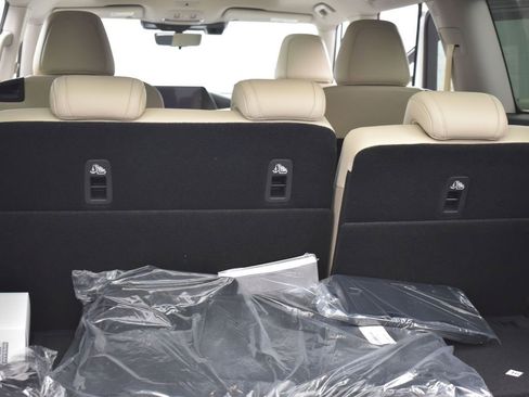 New 2026 Nissan Armada Platinum image 22