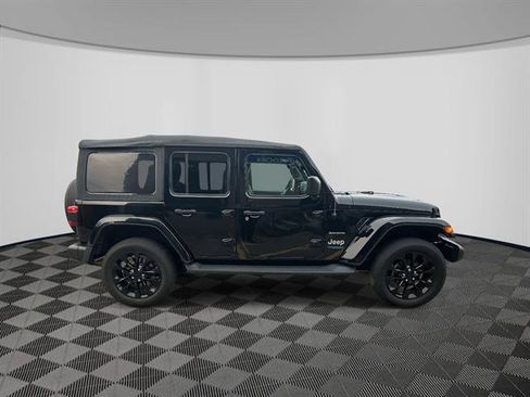Used 2022 Jeep Wrangler Unlimited Sahara w/ Cold Weather Group image 4