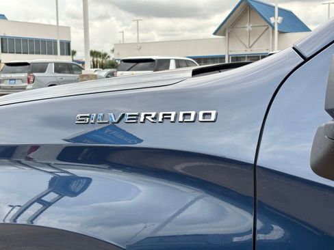 Used 2023 Chevrolet Silverado 1500 Custom AWD/4WD image 17