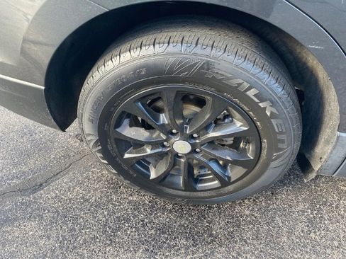 Used 2020 Chevrolet Equinox LT image 23