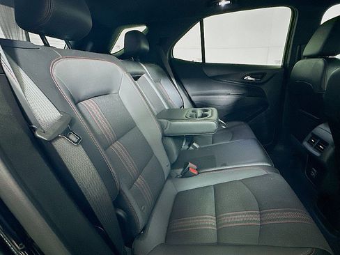 Used 2022 Chevrolet Equinox RS FWD image 28