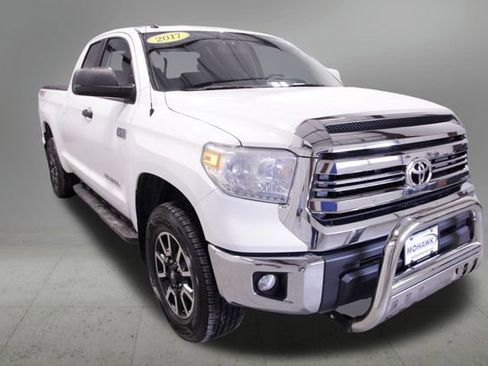 Used 2017 Toyota Tundra SR5 image 8