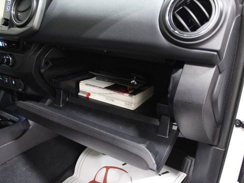 Used 2017 Toyota Tacoma TRD Off-Road w/ Premium & Technology Package image 26