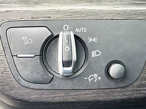 Used 2018 Audi A4 2.0T Ultra Premium w/ Convenience Package image 11