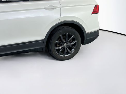 Used 2023 Volkswagen Tiguan SE image 30